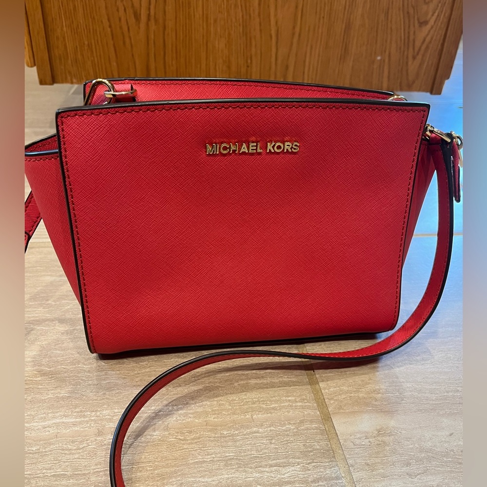 Michael Kors crossbody purse